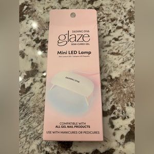 Glaze mini gel lamp. For use with stick on semi cured gel polish strips.